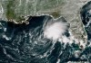 Esta imagen satelital de GOES-East GeoColor tomada el viernes 2 de junio de 2023 a la 1:21 p.m. y proporcionada por la Oficina Nacional de Administración Oceánica y Atmosférica (NOAA por sus siglas en inglés), muestra a la tormenta tropical Arlene, la primera con nombre de la temporada del Atlántico, en el Golfo de México, frente a la costa oeste de Florida. Foto: AP / La Hora.