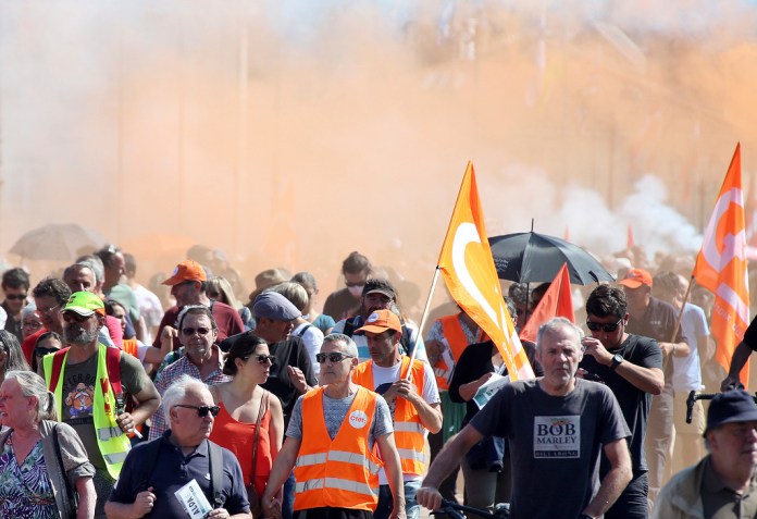 La protesta en Bayona, en el sudoeste de Francia, el 6 de junio de 2023. Foto: AP / La Hora.