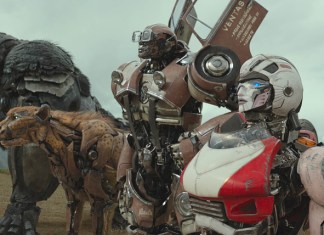 Esta imagen proporcionada por Paramount Pictures muestra Optimus Primal, Cheetor, Wheeljack y Arcee en una escena de "Transformers: Rise of the Beasts".