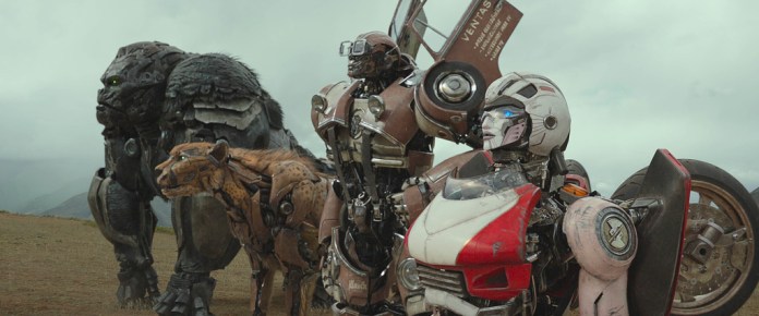 Esta imagen proporcionada por Paramount Pictures muestra Optimus Primal, Cheetor, Wheeljack y Arcee en una escena de 