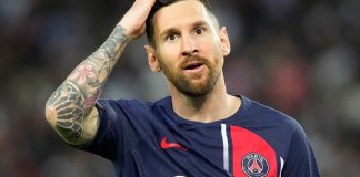 En foto del sábado 3 de junio del 2023, Lionel Messi del Paris Saint-Germain reacciona durante el encuentro de la liga francesa ante el Clermont.