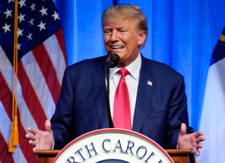 Trump llega a Miami para histórica audiencia ante corte federal
