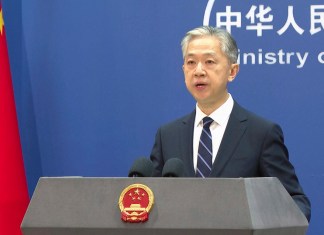 El vocero del ministerio del Exterior chino Wang Wenbin habla en conferencia de prensa en el ministerio en Beijing,