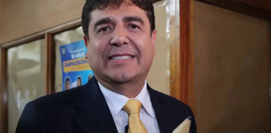 Carlos Pineda.