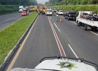 Estos los accidentes que se registran este sábado 03 de junio. En esta imagen tomada por Provial, evidencia un accidente que sucedió en el km. 49, autopista Palín-Escuintla.