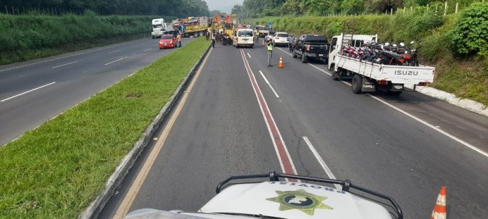 Estos los accidentes que se registran este sábado 03 de junio. En esta imagen tomada por Provial, evidencia un accidente que sucedió en el km. 49, autopista Palín-Escuintla.