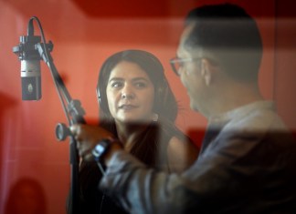 «No roben nuestras voces», la lucha de los artistas de la voz frente a la IA