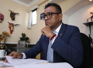En la imagen el diputado Juan Rodas Lucero