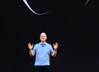 Apple presentó el lunes su primer casco de realidad "mixta" (virtual y aumentada), llamado Vision Pro.