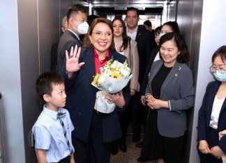 Castro se encontrará con el presidente chino, Xi Jinping, "para planificar juntos el futuro desarrollo" de su relación, informó la agencia estatal china Xinhua.