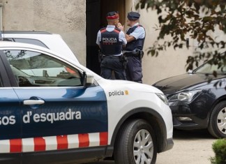 La policía regional de Cataluña arrestó a 25 miembros.