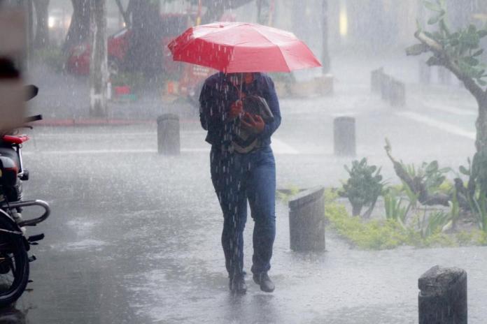 Durante la tarde de este miércoles 28 de junio, varias zonas de la capital se vieron afectadas por la acumulación de agua