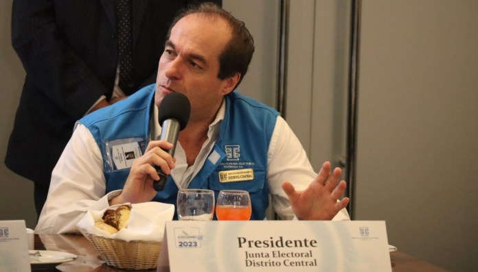 En la imagen el Presidente de la JEDC, José Murua.