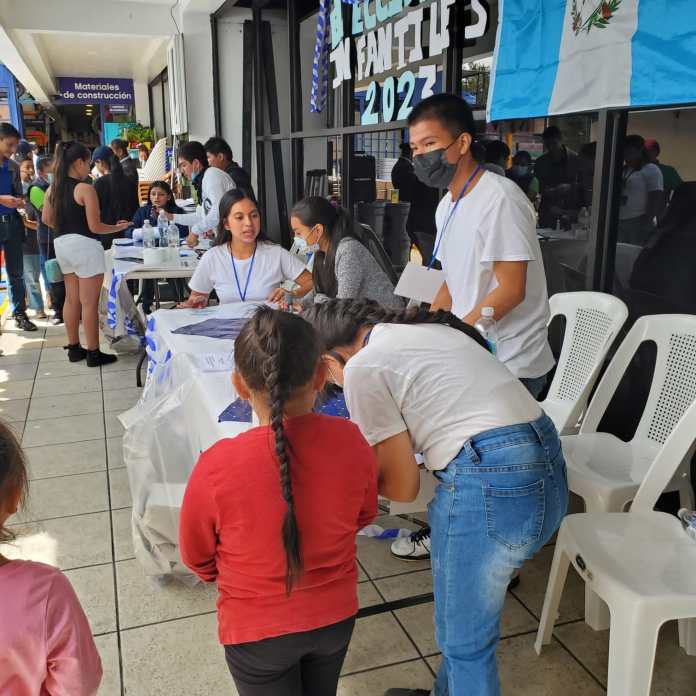 se capacitaron a más de 2,800 niños y jóvenes que conformaron las Juntas Receptoras de Votos