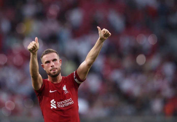 El capitán del Liverpool, Jordan Henderson, completó su fichaje por el Al-Ettifaq de la Pro League saudita, anunciaron ambos clubes el miércoles 27 de julio.