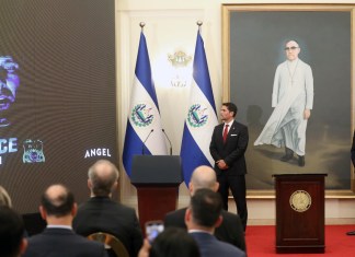El astronauta estadounidense de origen salvadoreño Frank Rubio habló por teléfono este miércoles con el presidente Nayib Bukele desde la Estación Espacial Internacional (EEI).