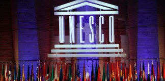 El logotipo de la Organización de las Naciones Unidas para la Educación, la Ciencia y la Cultura (UNESCO).
