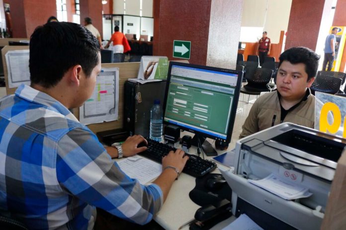 Según el documento, los trabajadores afiliados a la institución guatemalteca, tanto del sector público como del sector privado,
