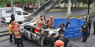 Durante esta mañana, personal del Ministerio Público llegó para recabar pruebas acerca del accidente.