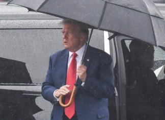 Trump se declaró inocente el jueves 3 de agosto de los cargos históricos de que lideró una conspiración criminal que busca defraudar al pueblo estadounidense anulando las elecciones de 2020.
