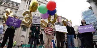 Una protesta frente a la sede del Banco de Inglaterra en Londres