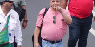 En la foto, Joviel Acevedo en una de las protestas del magisterio.