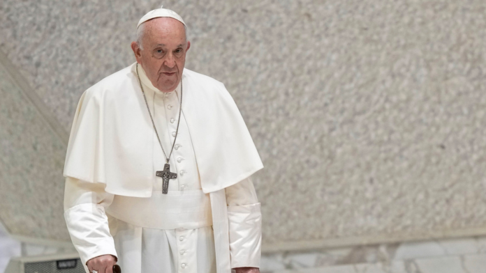 El papa Francisco en el Vaticano. Foto La Hora/AP