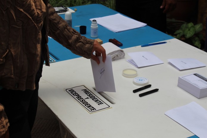 Los coordinadores de los centros de votación están informados de que ustedes pueden ingresar a los centros para realizar su trabajo