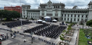 Frente al Palacio se realiza la entrega de 1 mil motos para la PNC, como parte de las acciones que buscan fortalecer la seguridad ciudadana.