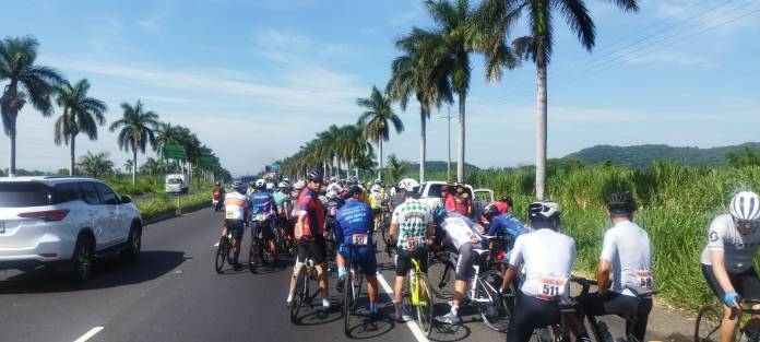 A través de las redes sociales se comentó que la autopista Palín-Escuintla no es un lugar idóneo para ciclismo en tránsito mixto.