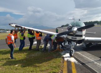 El aeropuerto La Aurora tras un incidente con una avioneta, en el cual no hubo heridos.