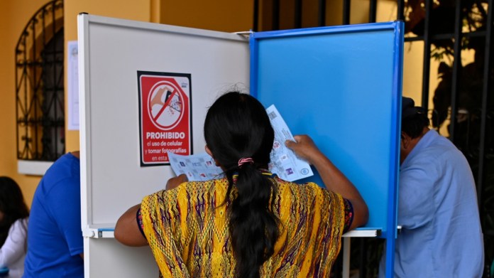 El Tribunal Supremo Electoral (TSE) inhabilitó otro centro de votación para la segunda vuelta de la elección presidencial,