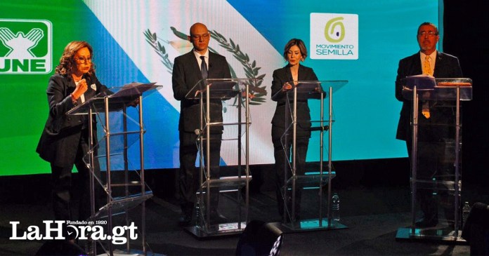 Sandra Torres de la UNE y Bernardo Arévalo de Movimiento Semilla durante el foro presidencial de los canales nacionales.
