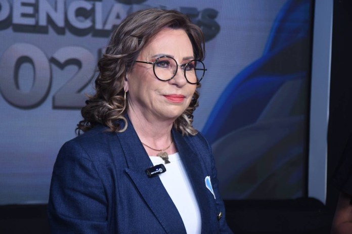 Sandra Torres sigue con los ofrecimientos a la población en el interior del país de cara a las elecciones.