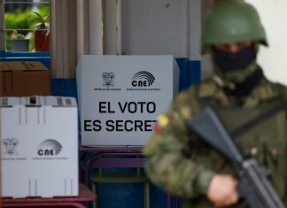 Ecuador celebra elecciones presidenciales después de una campaña marcada por el asesinato de un importante candidato.