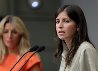 Un número creciente de varias voces denuncian al presidente de la Federación Española de Fútbol, ​​Luis Rubiales, tras su beso forzado en los labios a Jenni Hermoso en la final del Mundial femenino.