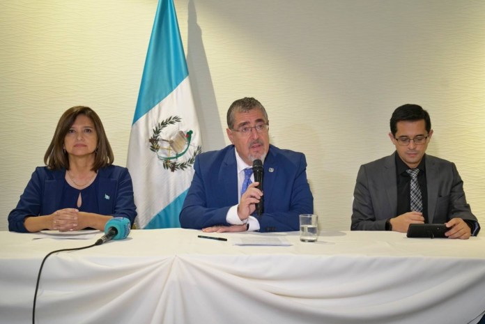 En la publicación del presidente electo se adjuntó un pronunciamiento de Almagro.