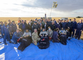 Aterrizan dos rusos y un estadounidense tras misión de más de un año en la ISS NASA, Roscosmos