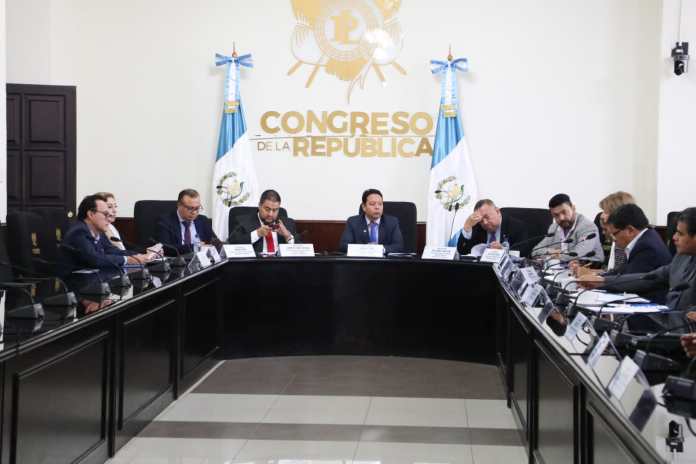 La Comisión de Finanzas del Congreso de la República mantiene reuniones con autoridades por el presupuesto para 2024.