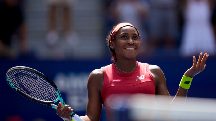 Coco Gauff reacciona tras derrotar a Jelena Ostapenko en los cuartos de final del US Open