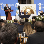 El proceso de transición de mando entre el presidente Alejandro Giammattei y el presidente electo Bernardo Arévalo, junto a Luis Almagro, secretario general de la OEA. Foto La Hora/Presidencial