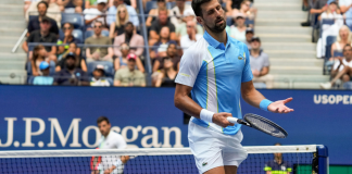 El serbio Novak Djokovic reacciona durante el partido ante el español Bernabé Zapata en la segunda ronda del US Open, Foto La Hora/AP