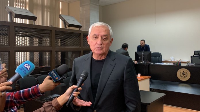 El expresidente Otto Pérez Molina habló con los medios luego de declararse culpable en el Caso Cooptación del Estado.