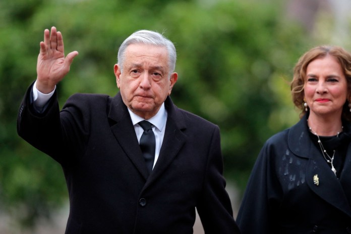 El presidente mexicano, Andrés Manuel López Obrador, dijo que en noviembre de 2023 anunció que no asistiría a una cumbre de Asia y el Pacífico en Estados Unidos en noviembre debido a una ruptura diplomática con Perú.