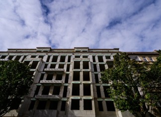 El sector inmobiliario de Alemania se hunde por la crisis Los contratistas detuvieron indefinidamente la construcción de las 48 unidades residenciales que se esperaba terminar en 2024.