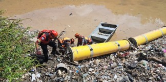Los Bomberos Municipales localizaron tres cuerpos sin vida a inmediaciones dl río Las Vacas, en Chinautla. Foto La Hora/Bomberos Municipales