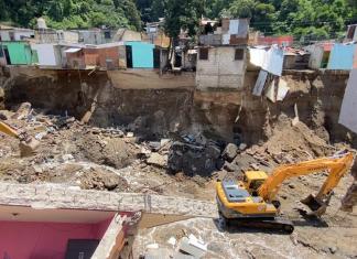 Durante la noche del pasado miércoles 27 de septiembre, más de 15 viviendas ubicadas en Villa Hermosa, en San Miguel Petapa, se derrumbaron. Foto La Hora/José Orozco