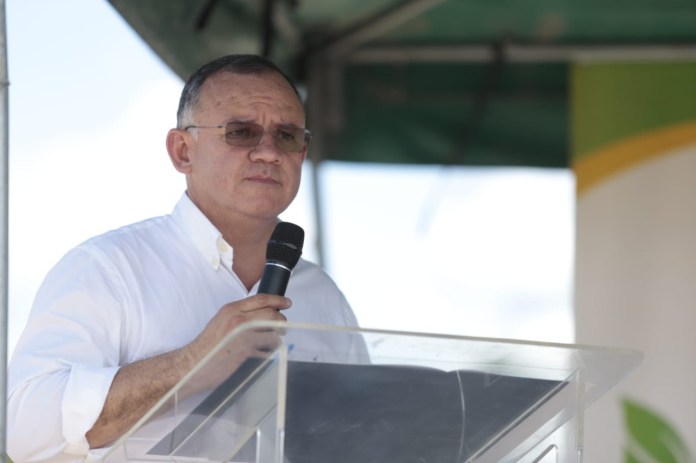 El exministro de Gobernación, David Napoleón Barrientos. Foto La Hora/Gobernación