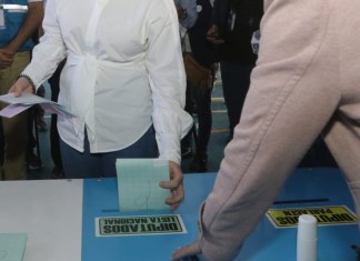 En el mes de junio, los guatemaltecos se acercaron a los centros de votación. Foto La Hora/TSE