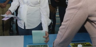 En el mes de junio, los guatemaltecos se acercaron a los centros de votación. Foto La Hora/TSE